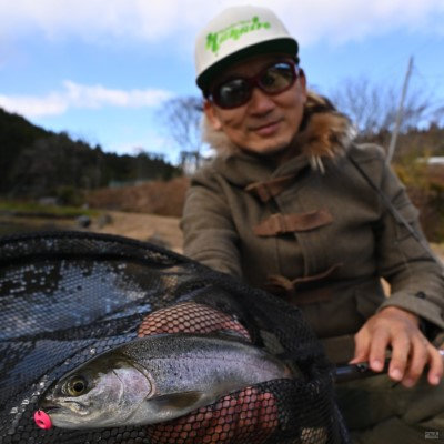 豆ルアー」は攻めの釣りだ。しもきん流・縦釣り＆巻きバベルの極意